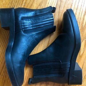 Black Zara Chelsea boots
